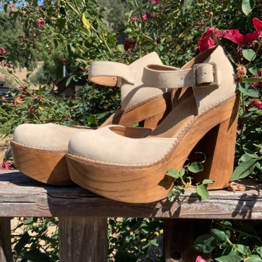 Freebird platform dream clogs